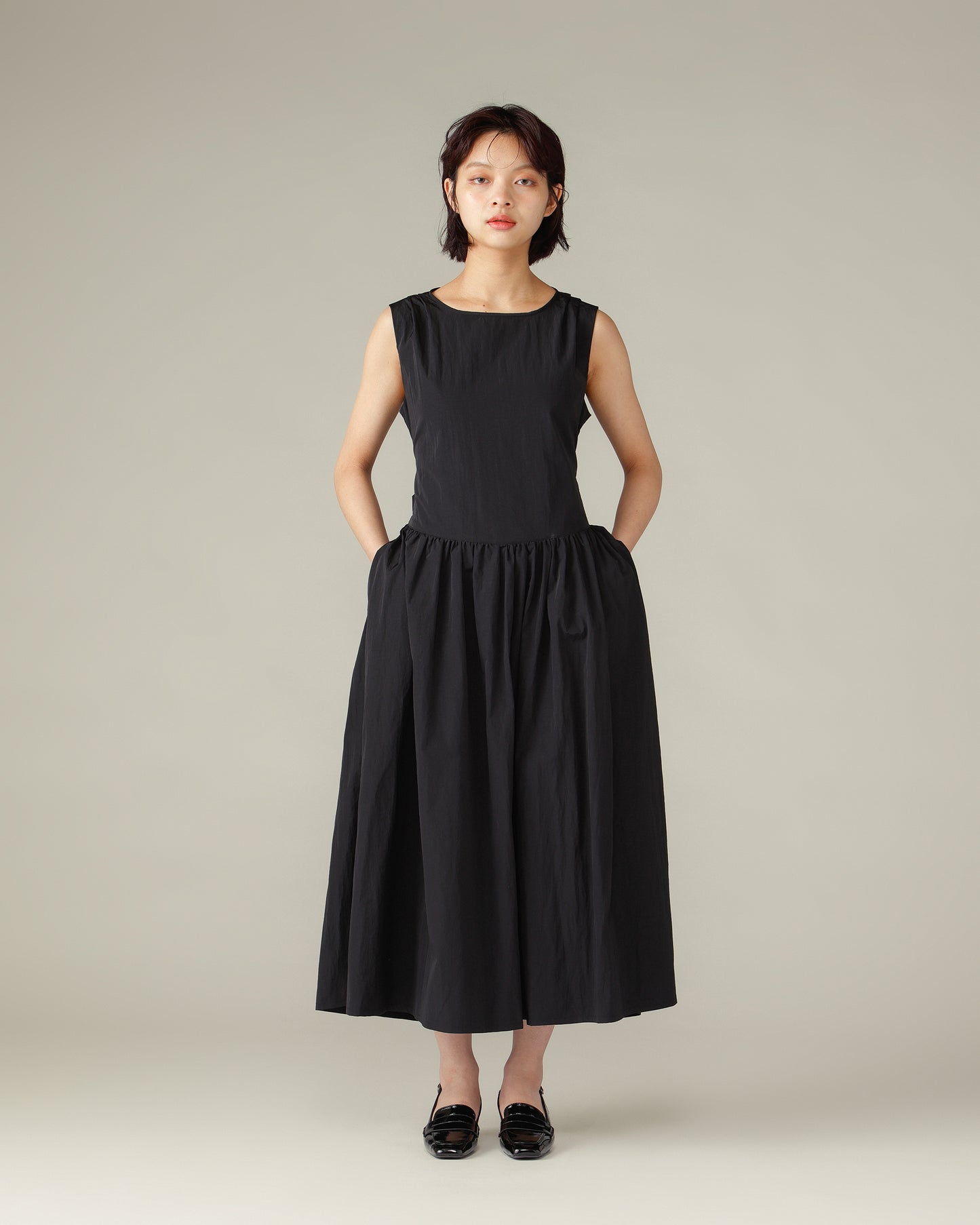 Waist Ribbon Gathered Dress / Black